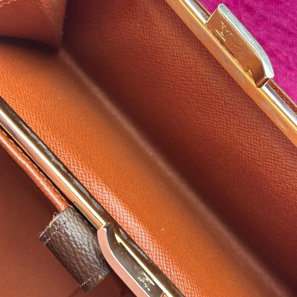 Gorgeous and rare snap authentic Louis Vuitton Wallet - Picture 9 of 15